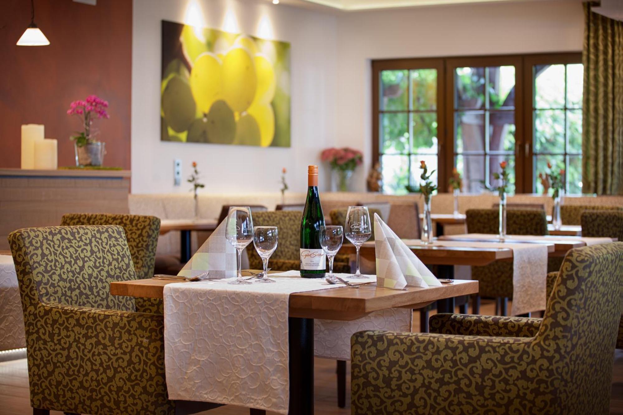 Weinhotel Sonnenschein แอนสท์ ภายนอก รูปภาพ